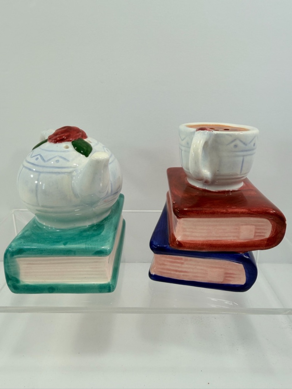 VTG WCL Whimsical Teatime Teapot & Teacup on Books Salt & Pepper Shakers - NIB - Picture 4 of 9